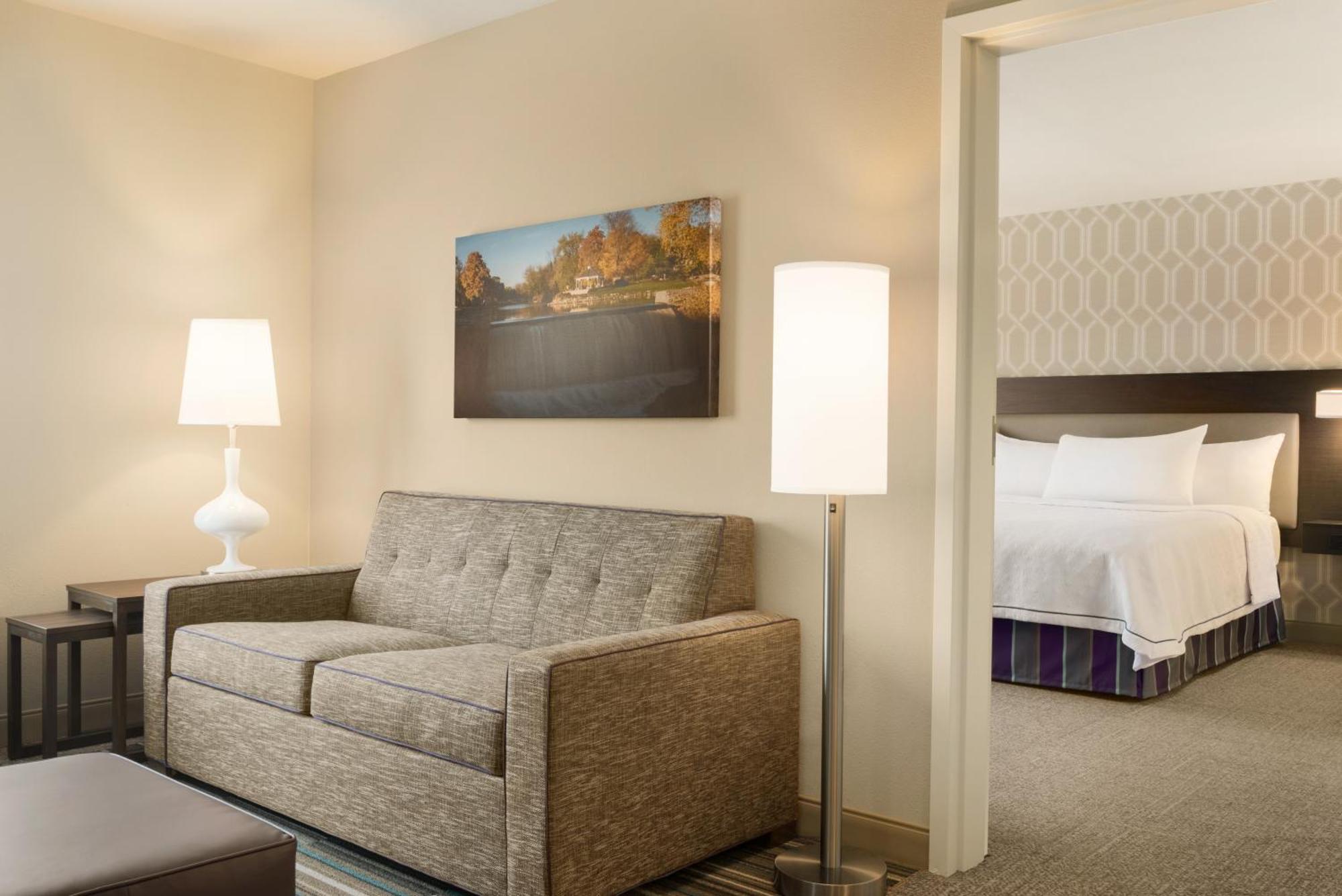 Home2 Suites By Hilton Menomonee Falls Milwaukee Exterior photo